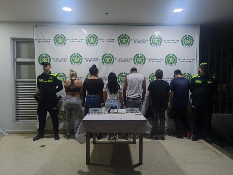 Disparos alertaron a la policía: así cayó grupo con revólver y estupefacientes en Bucaramanga imagen de la publicación