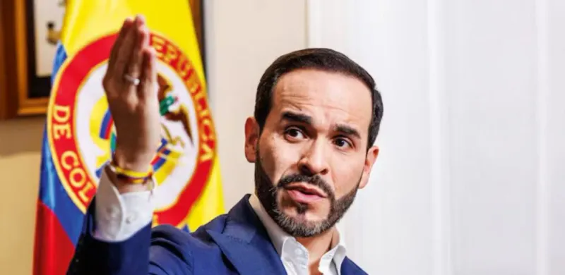 Encuestas: De la Espriella aparece por encima de Iván Cepeda a menos de tres semanas de las elecciones imagen de la publicación