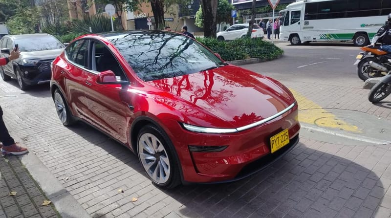 SuperIndustria ordena a Tesla ajustar información sobre entregas de vehículos imagen de la publicación