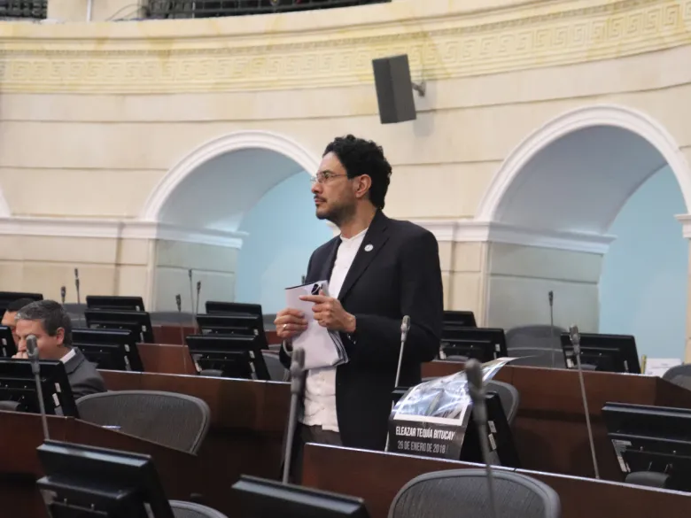 Senador santandereano arremete contra Iván Cepeda por su ausentismo del Congreso imagen de la publicación