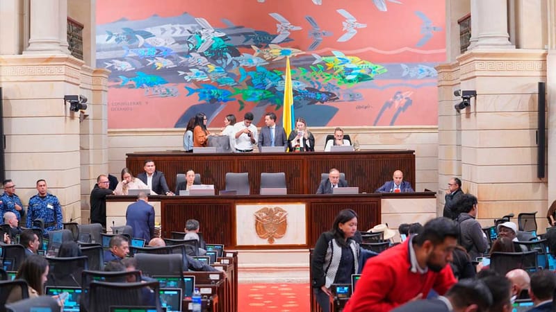 Presidente Petro solicita aplicar ley de inasistencia en comisiones y plenarias de Cámara y Senado imagen de la publicación