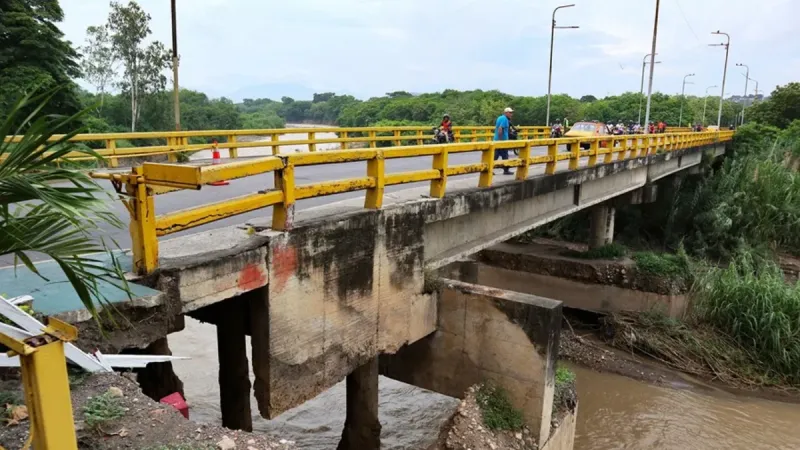 Cierran puente fronterizo entre Cúcuta y Ureña por daños estructurales imagen de la publicación