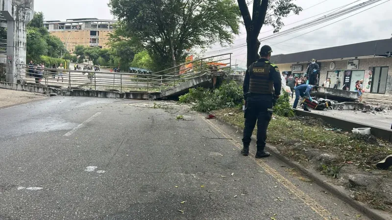 Identifican al motociclista muerto tras colapso de puente en Girón imagen de la publicación