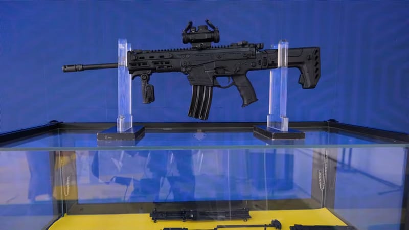 Presentan el fusil “Jaguar”: el nuevo armamento colombiano imagen de la publicación